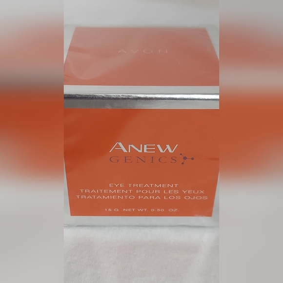 AVON SEALED Genic Eye Treatment New! - Picture 2 of 8